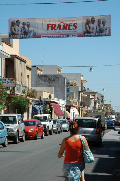 striscione via nazionale cassibile fratres